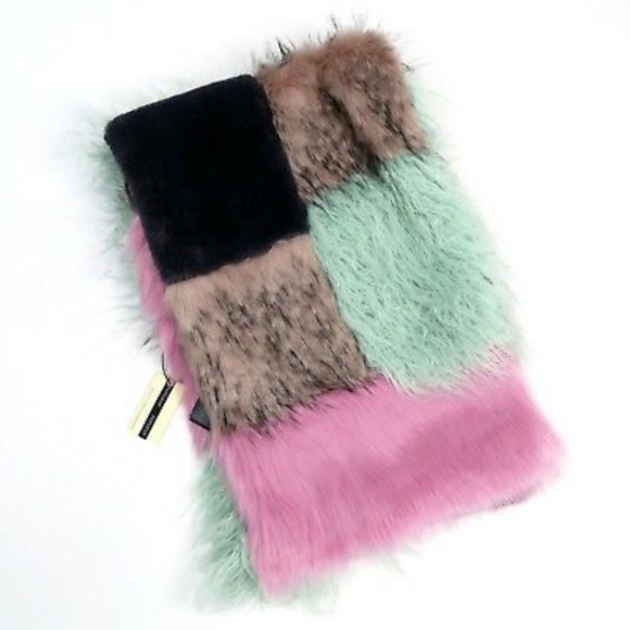 Topshop Accessories - Topshop Zeus Faux Fur Swearling patchwork scarf